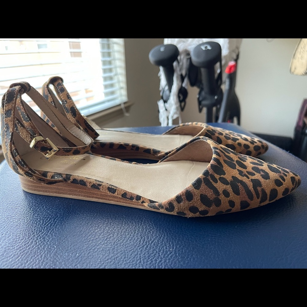 Leopard flats w/ankle strap